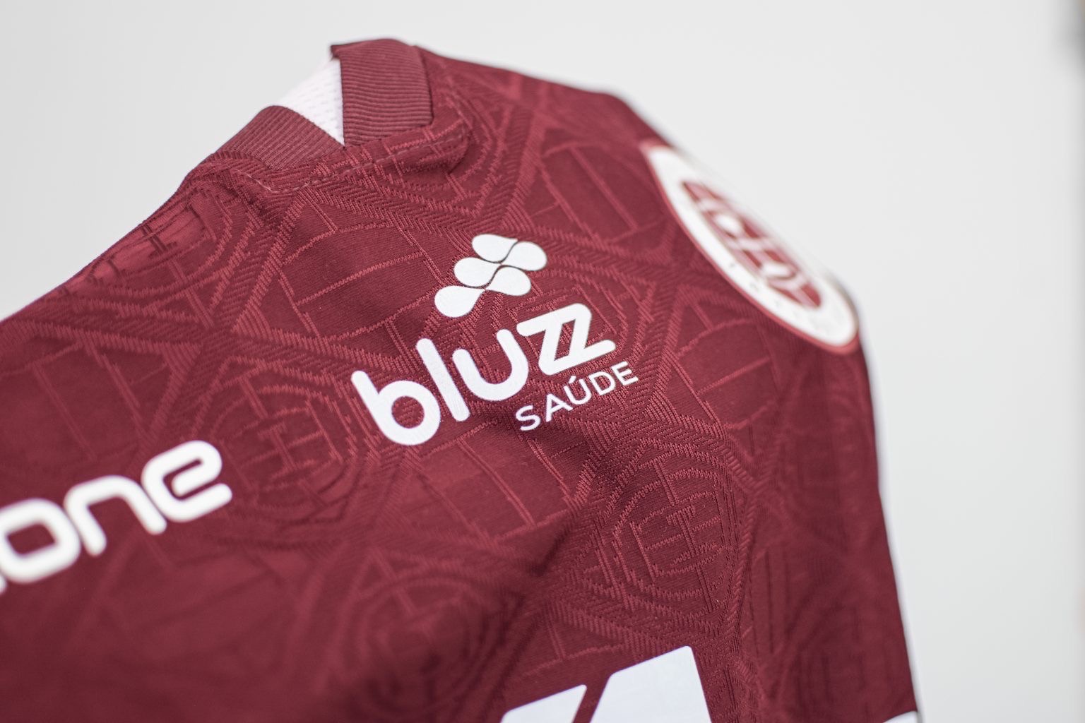 Bluzz Saúde fecha patrocínio com a Desportiva e entra no universo do futebol capixaba