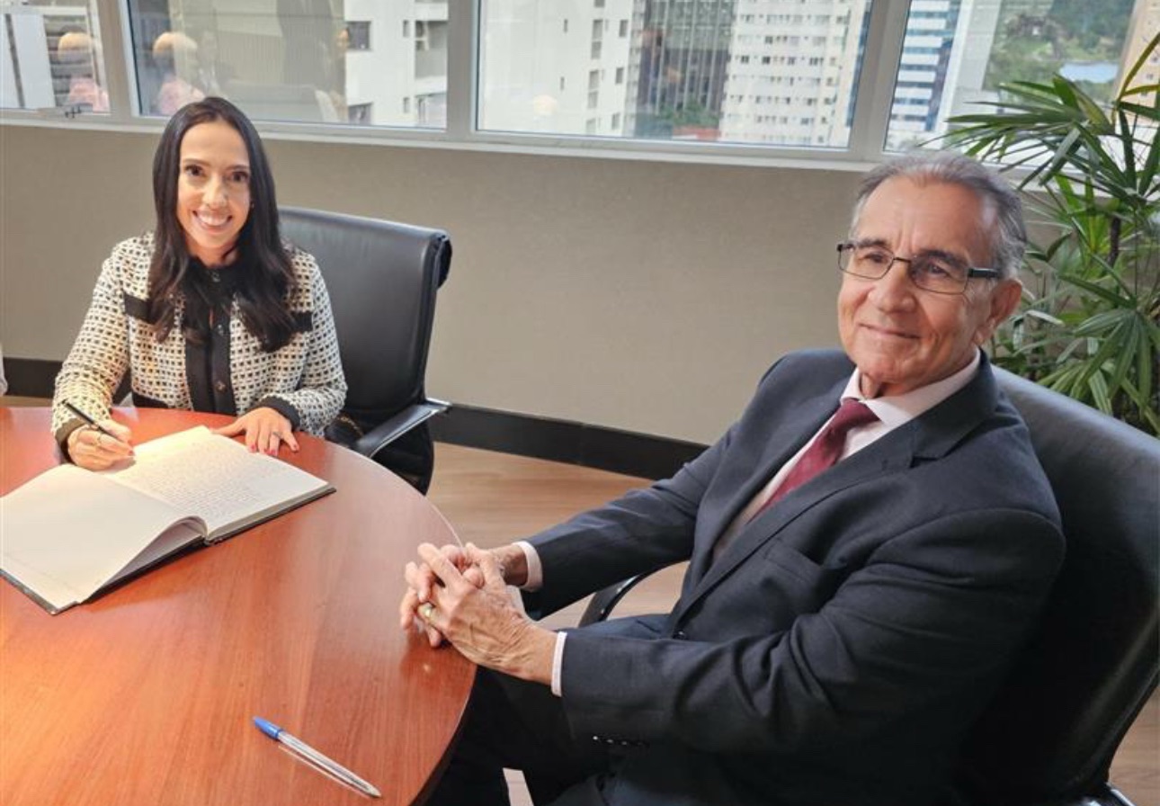 Advogada Luna Ramacciotti toma posse como juíza substituta do TRE-ES