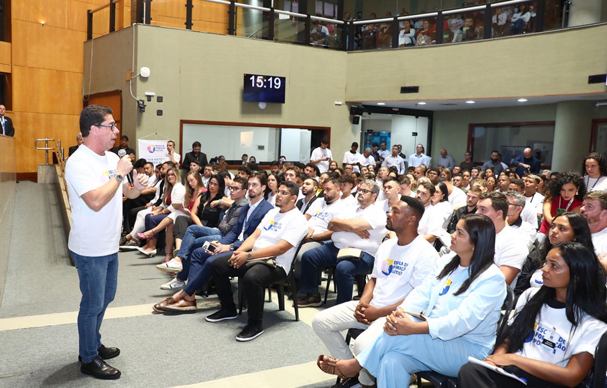 Assembleia inicia projeto de formação política para jovens no Espírito Santo