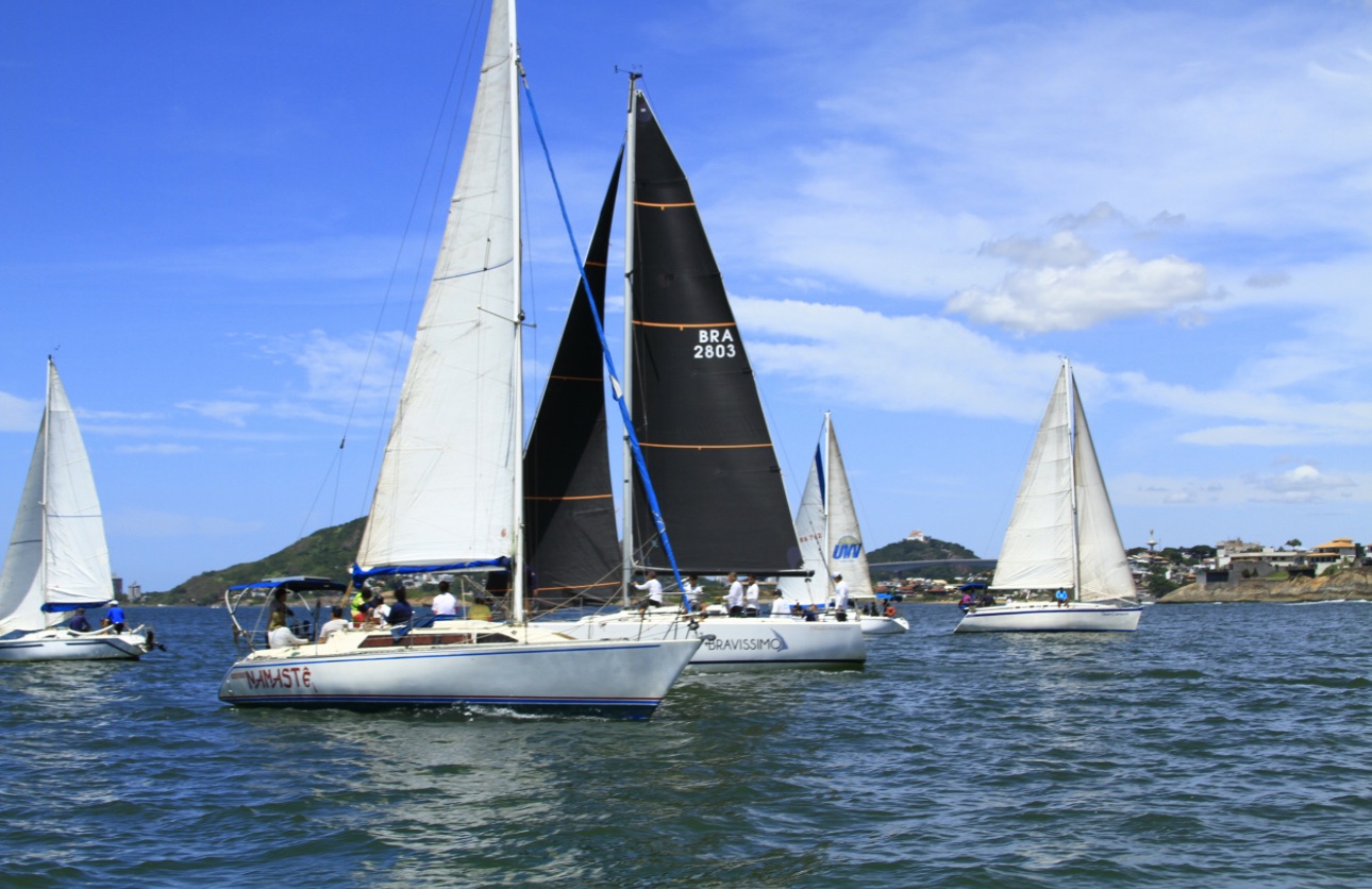 Campeonato Estadual de Vela começa neste sábado (24) com regatas na Baía de Vitória