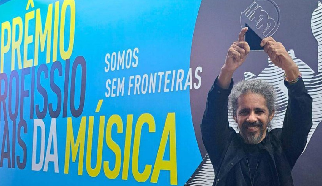 Destaque nacional: cantor de Vila Velha conquista o Prêmio Profissionais da Música 2025