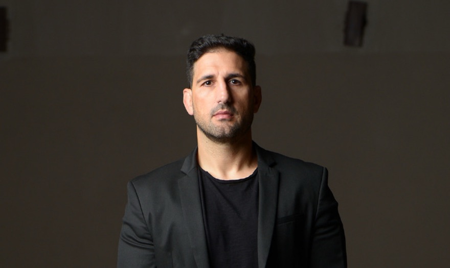 Designer premiado Tiago Zanotto participa de bate-papo inédito em Vitória