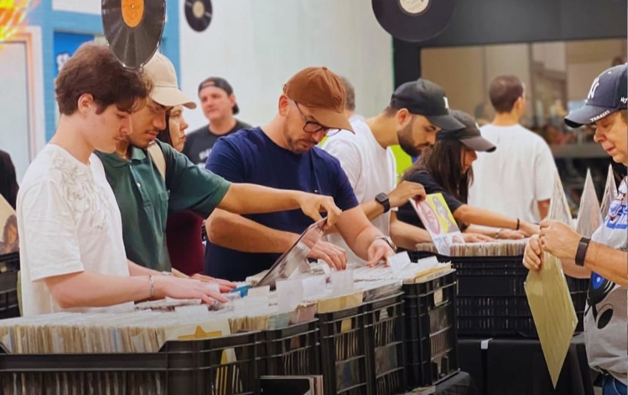 Feira Capixaba do Vinil volta a Vitória neste sábado (30) com mais de 10 mil discos