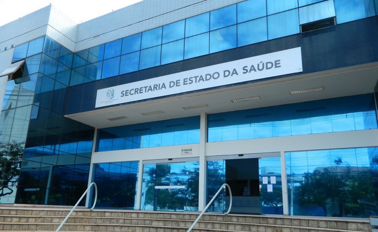 Saúde estadual abre seleção emergencial com salários de até R$ 12,2 mil; inscrições até dia 15
