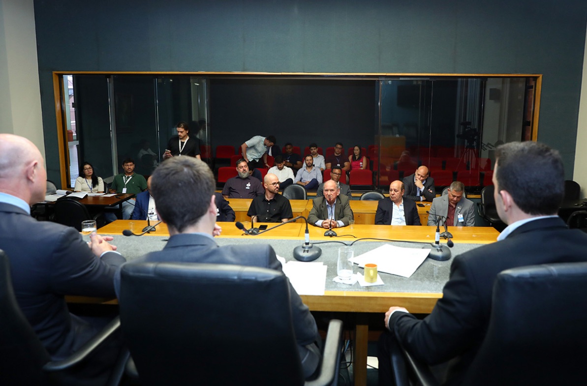 Frente Parlamentar discute medidas para proteger a economia capixaba