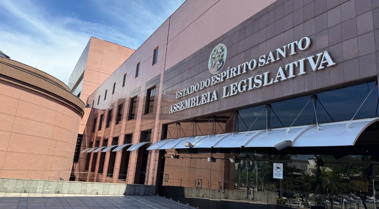 Assembleia publica editais de concurso com 50 vagas e salários de até R$ 9,3 mil