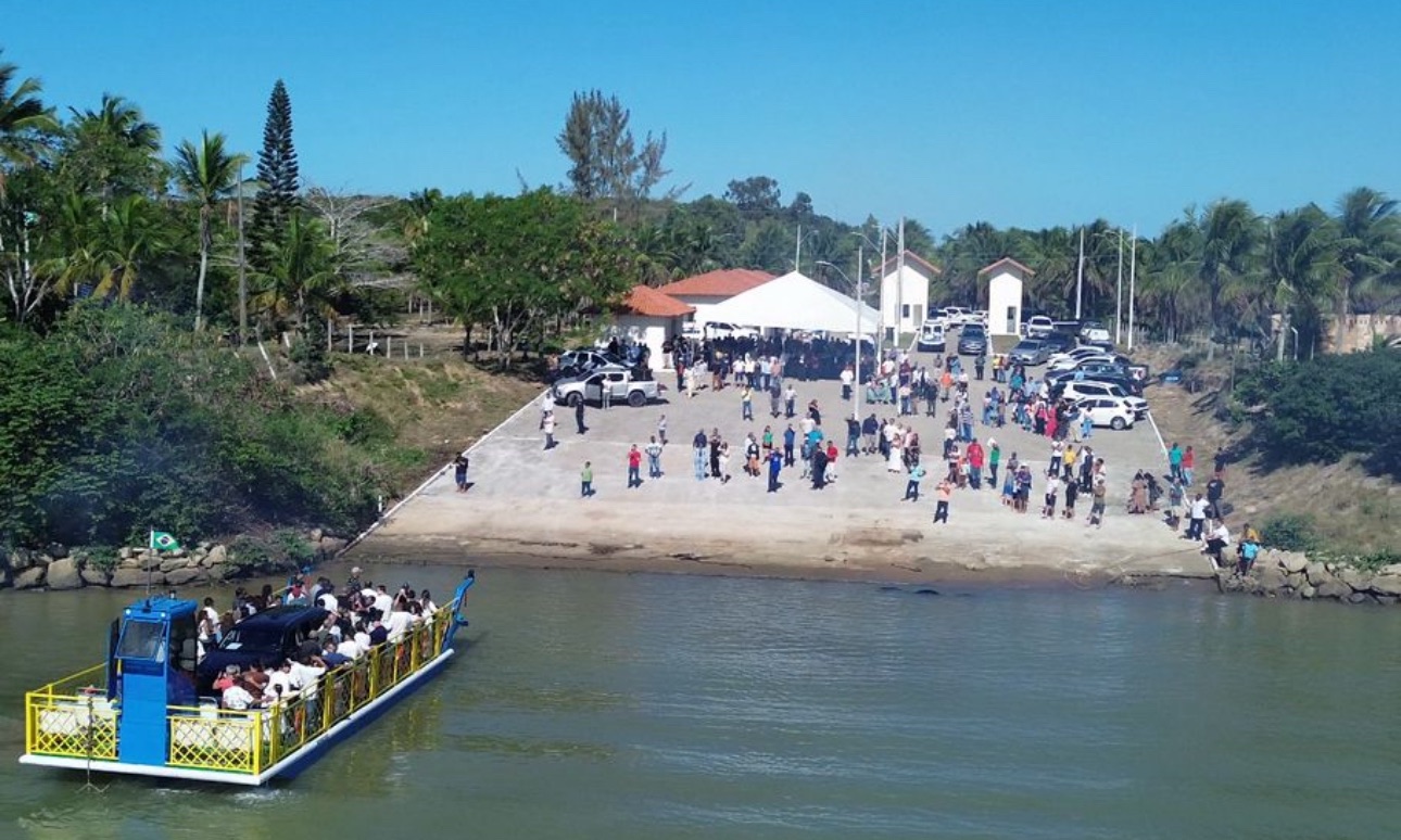 Travessia por balsas no Rio Cricaré começa a funcionar em Conceição da Barra