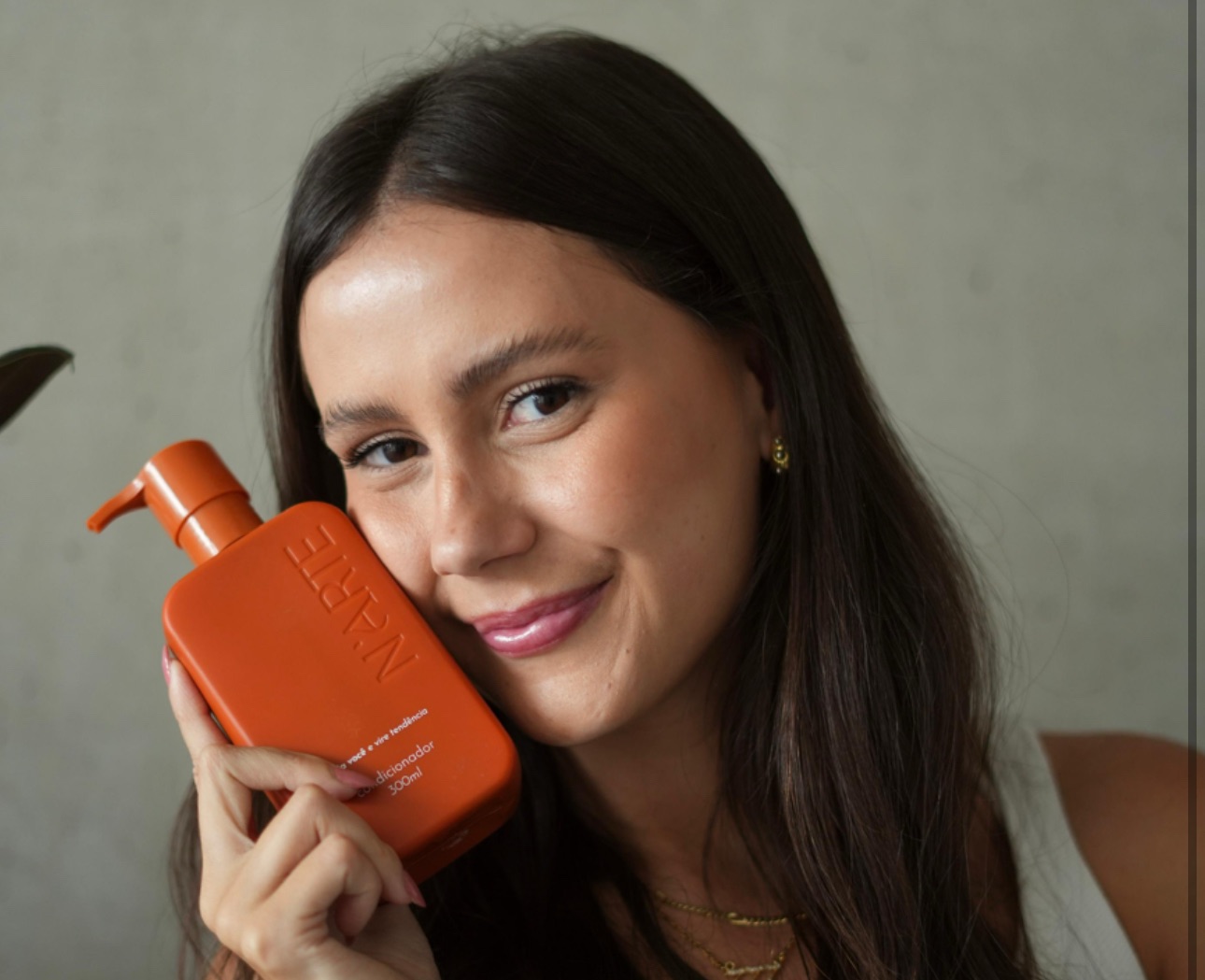 Jovem capixaba cria marca de produtos personalizados para cabelo e conquista espaço no mercado nacional