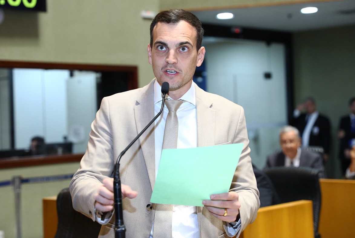 Deputado é condenado após chamar atividade escolar de “culto Exu”