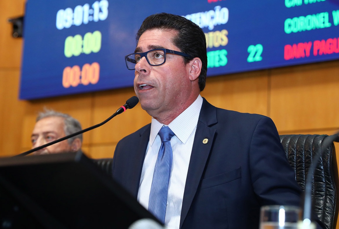 Marcelo Santos diz que o ES precisa estar preparado para fechar a fronteira com o Rio