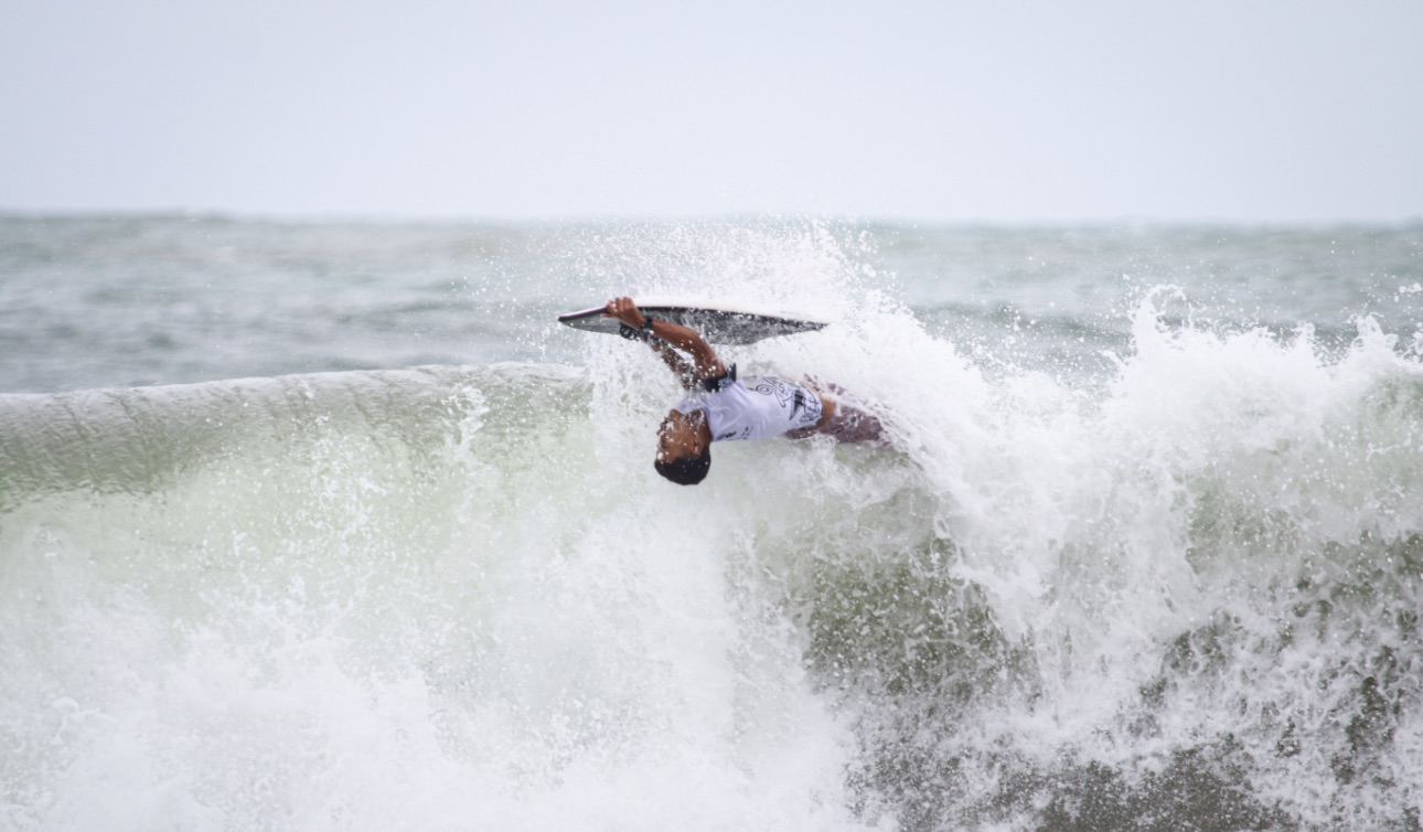 Guarapari celebra campeões brasileiros de bodyboard em fim de semana histórico
