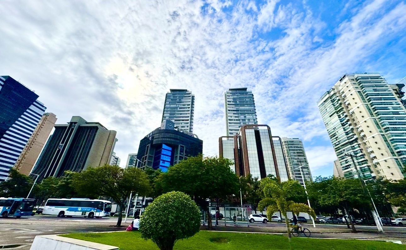 Por que Vitória aparece com o metro quadrado mais caro do país