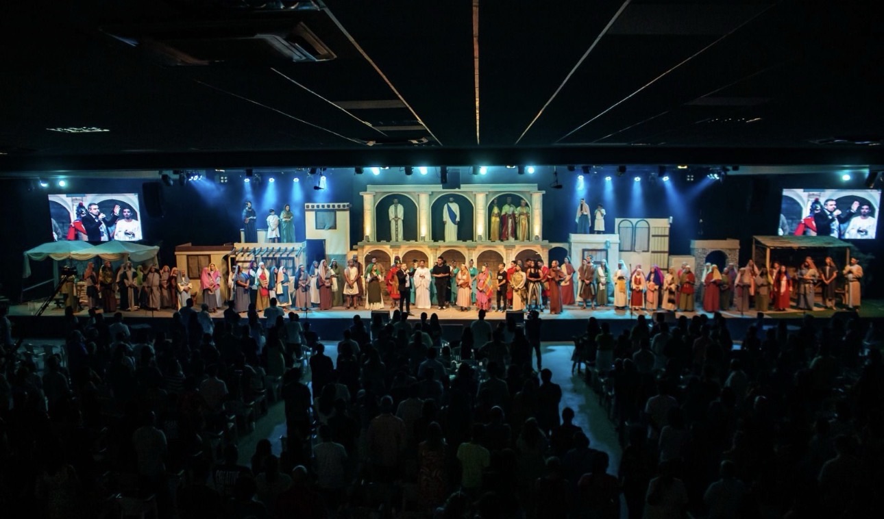 Mais de 60 artistas e orquestra se apresentam em musical de Natal no Centro de Vitória