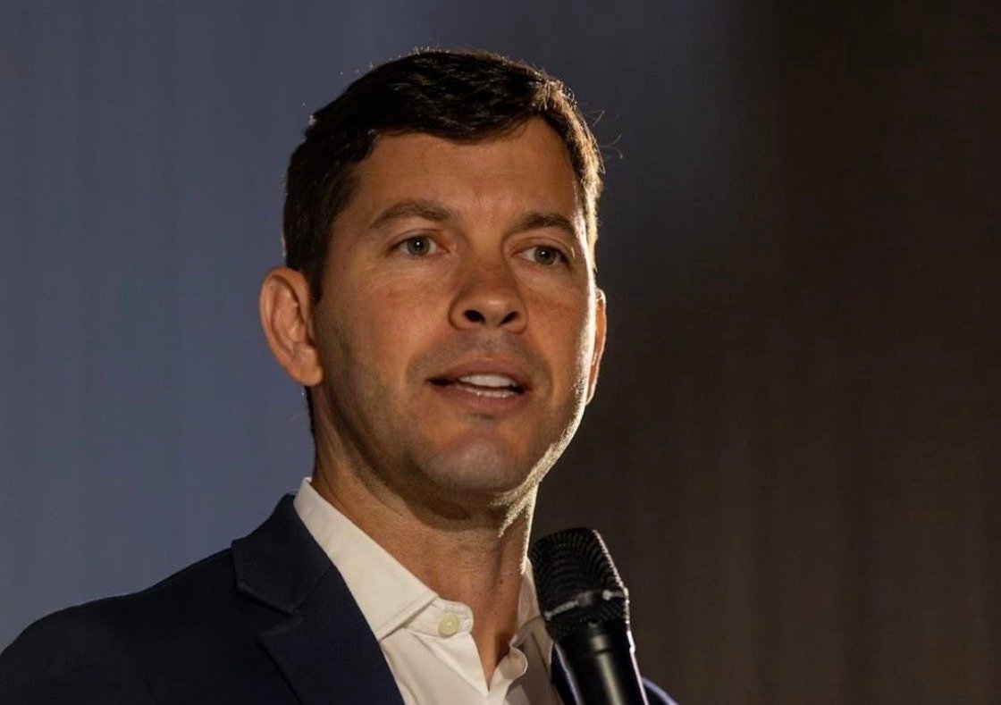 Em artigo, Arnaldinho reafirma pré-candidatura ao governo do ES