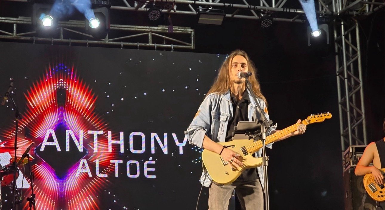 Cantores capixabas aquecem as noites da temporada de verão no Espírito Santo
