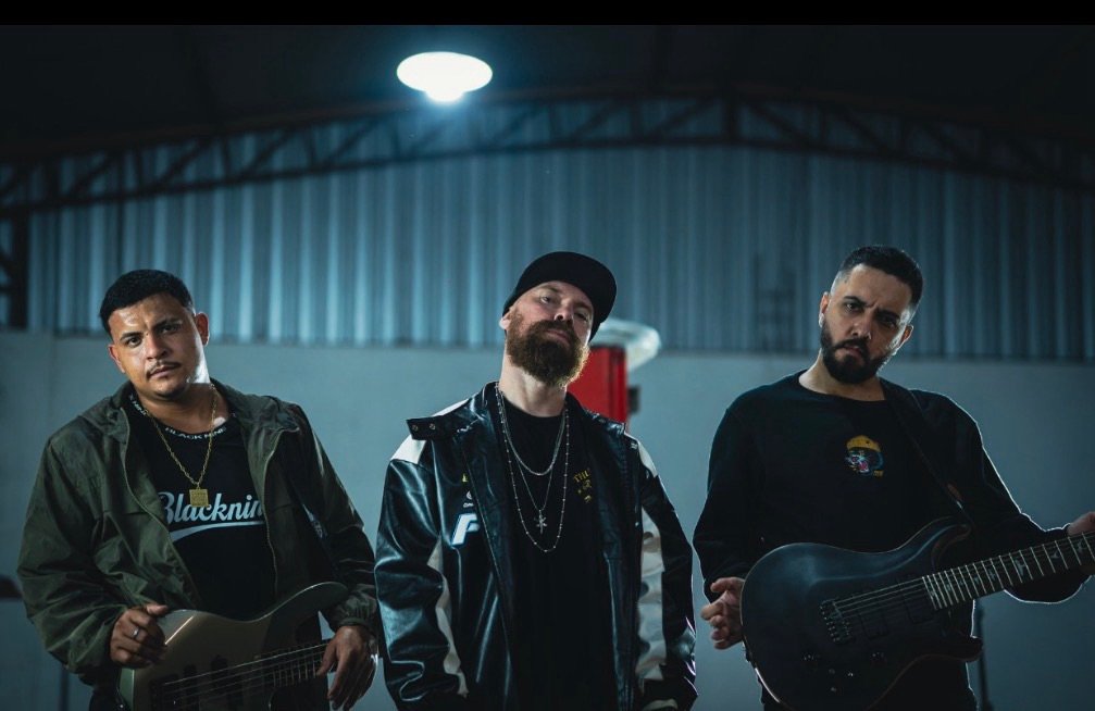 Rock na praia: Beat Locks faz show gratuito em Camburi com tributo ao Charlie Brown Jr.