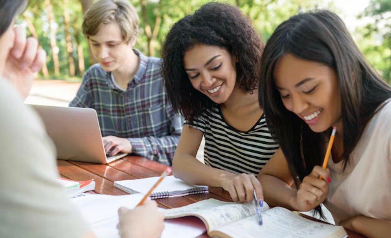IEL abre mais de 15 oportunidades de estágio no ES com bolsas de até R$ 1,8 mil