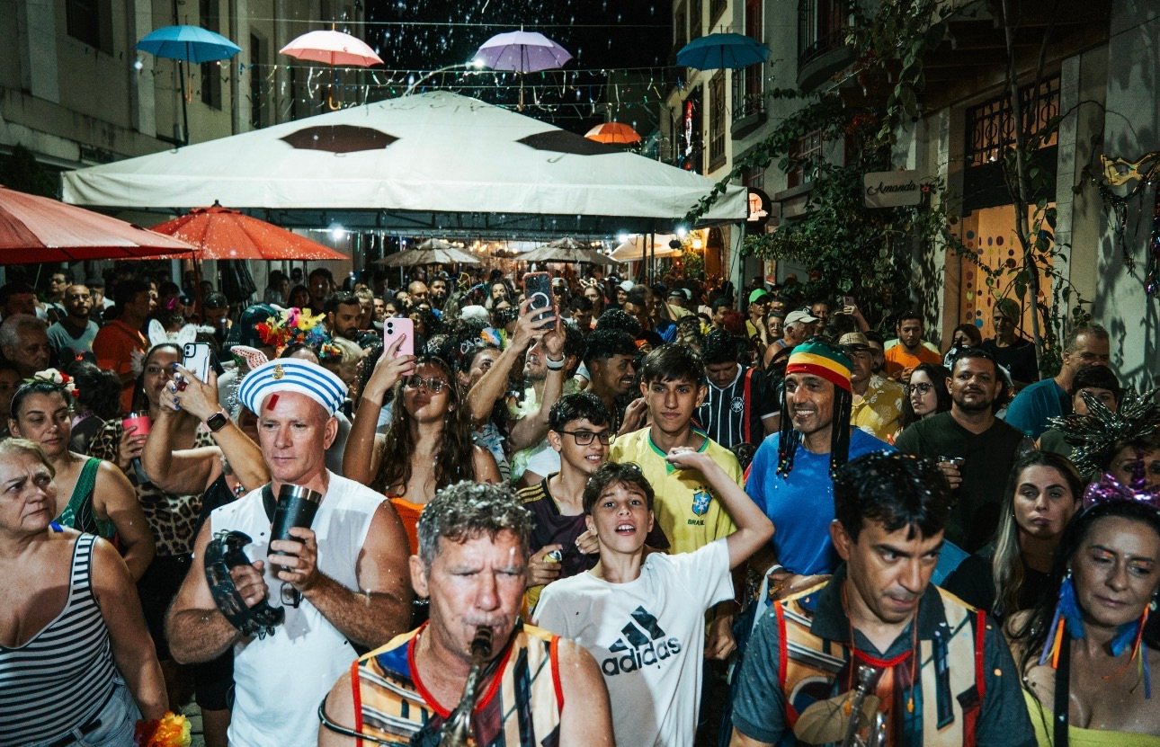 Muito além da folia, Santo Boteco leva o Carnaval de família para o coração das montanhas