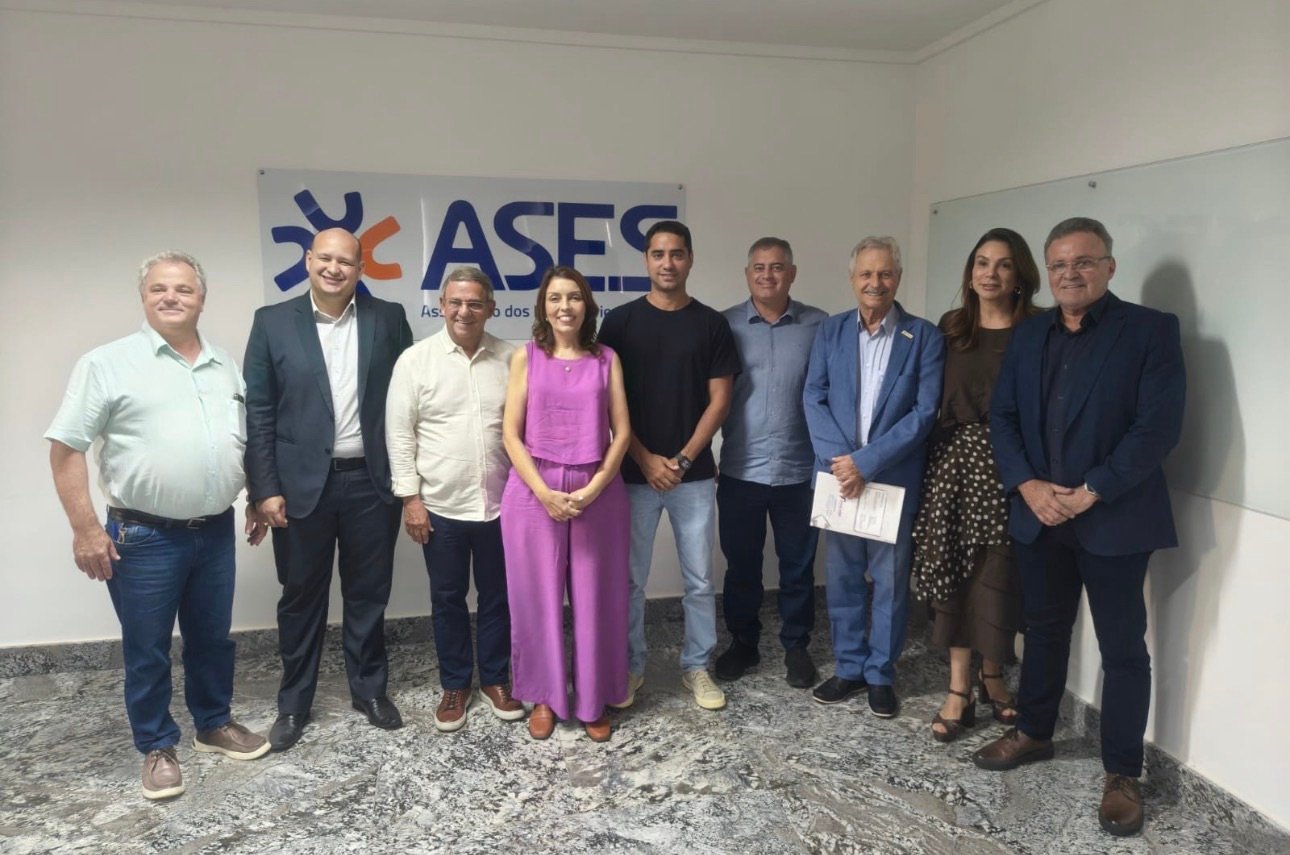 Empresários da Serra debatem restrição a caminhões na Avenida Mestre Álvaro