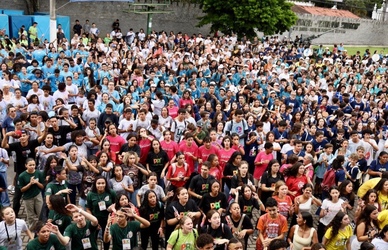 Romaria dos Adolescentes reforça fé jovem na Festa da Penha 2026