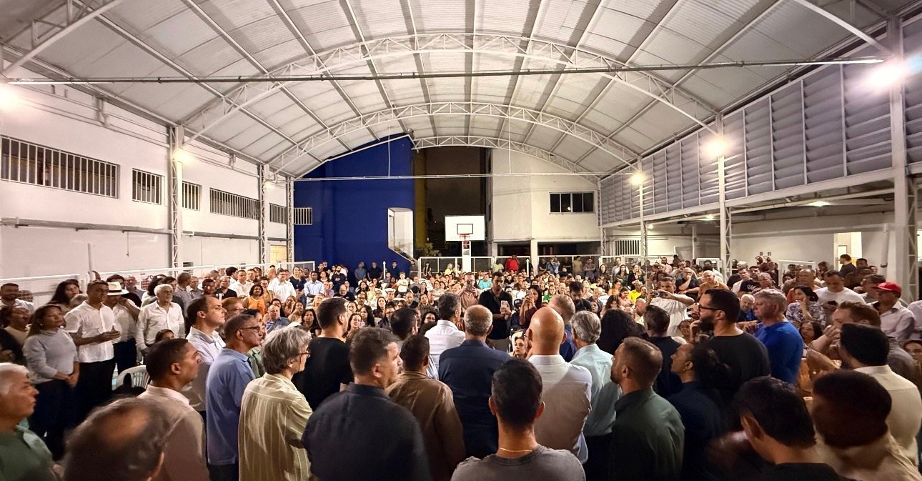 Ferraço destaca diálogo com a população durante encontro político em Vitória