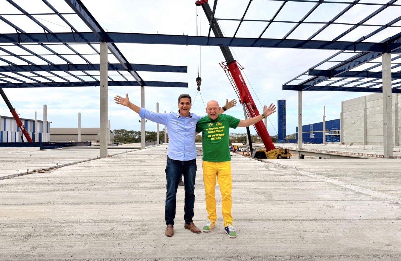 Governador visita obras da nova loja da Havan em Vila Velha