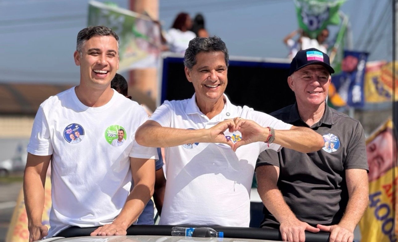 Ricardo Ferraço faz carreata pela Serra ao lado de Casagrande e Weverson