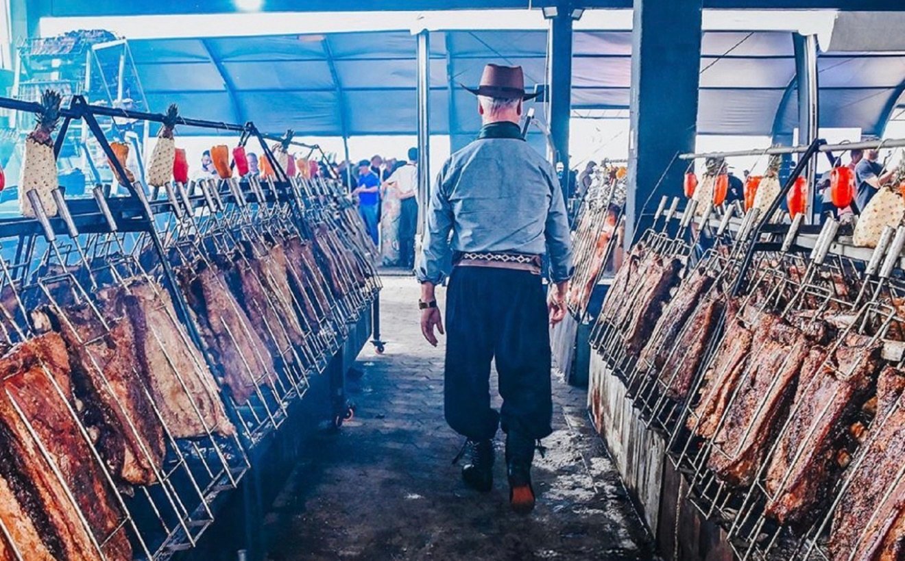 Centro de eventos da Serra prepara mais de duas toneladas de carne para Churrascada Gaúcha