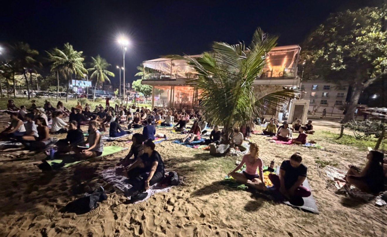 Vitória terá meditação gratuita à beira-mar durante a Lua Cheia
