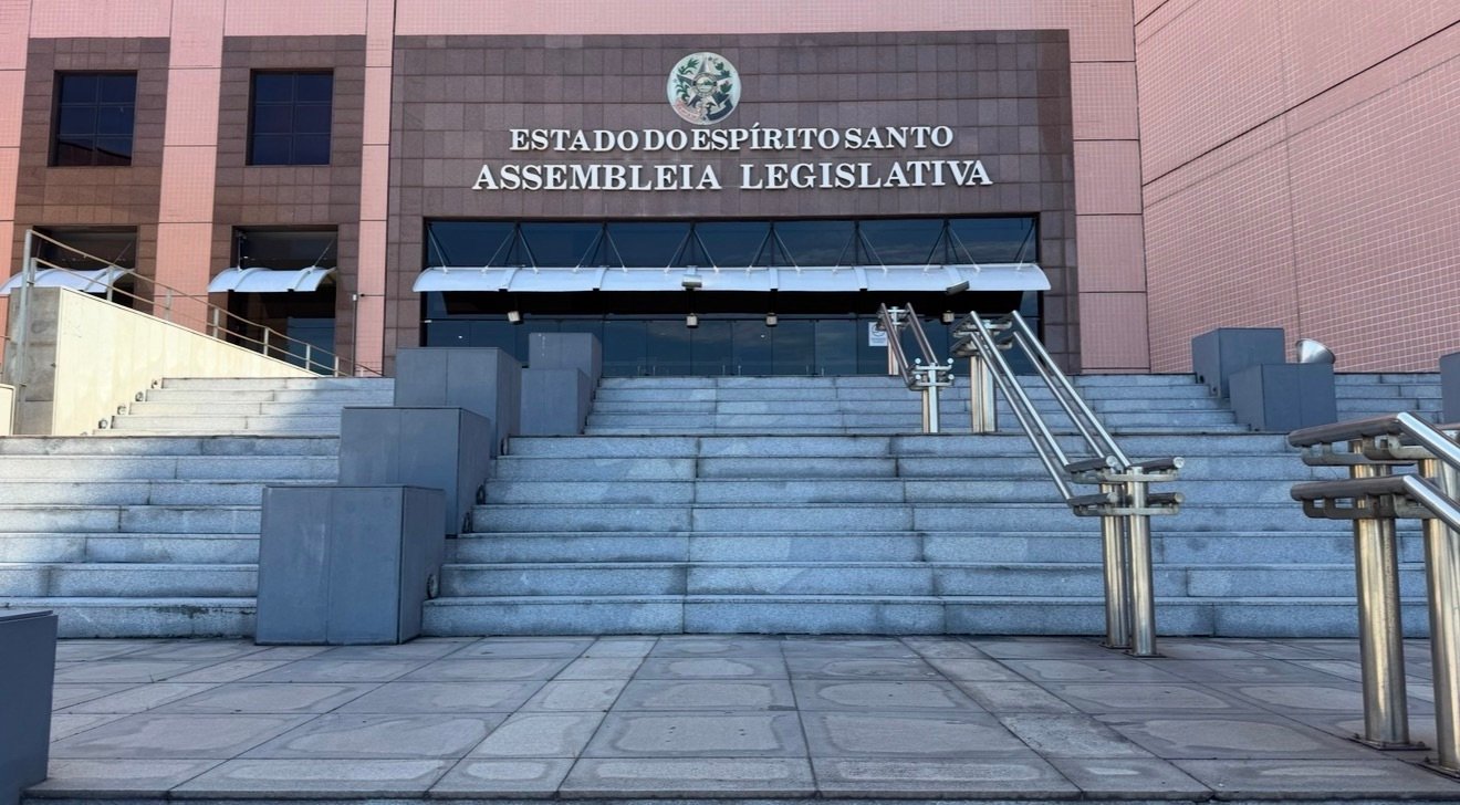 Deputados aprovam medida para estimular empresas a contratar idosos