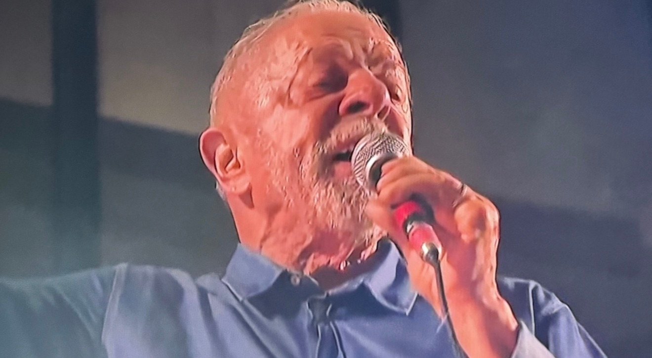 Uma virada inédita e histórica: Lula supera Flávio Bolsonaro e vai para o quarto mandato