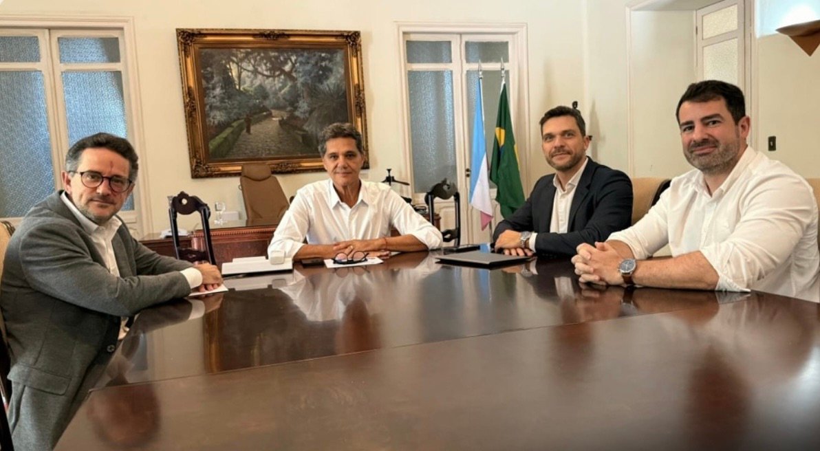 Ricardo Ferraço assina decreto e oficializa equipe de transição do Governo do Estado