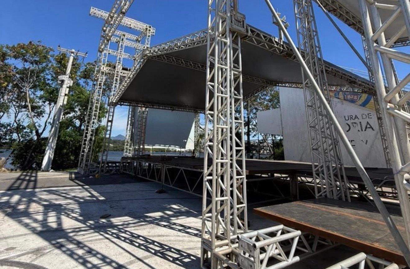 Megaestrutura do Vital começa a ser montada no Sambódromo de Vitória