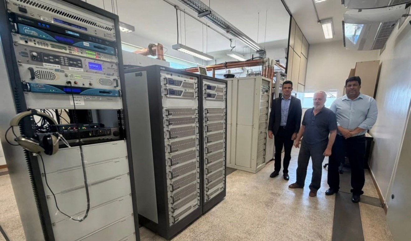 Parceria com a Câmara Federal viabiliza doação de equipamento de R$ 1,1 milhão para a TV Ales