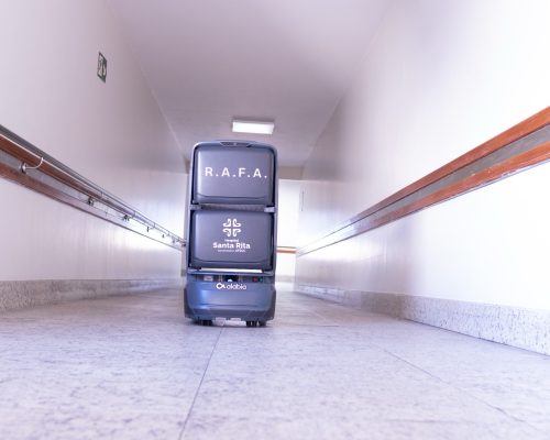 Hospital Santa Rita adota robôs para entrega de medicamentos e moderniza assistência a pacientes