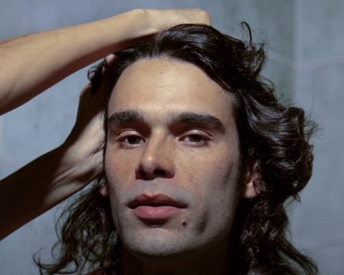 Zé Ibarra apresenta álbum “AFIM” no Centro Cultural Sesc Glória