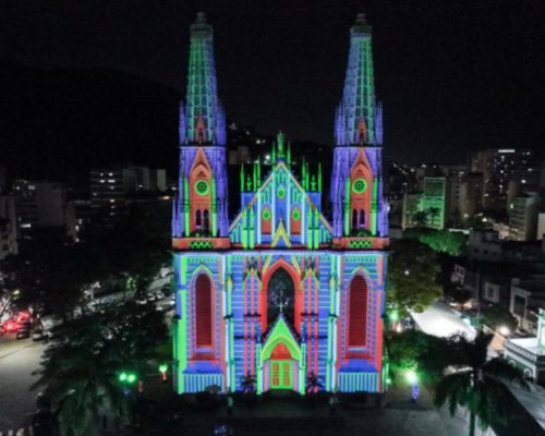 Projeções natalinas iluminam a Catedral de Vitória a partir desta sexta (12)