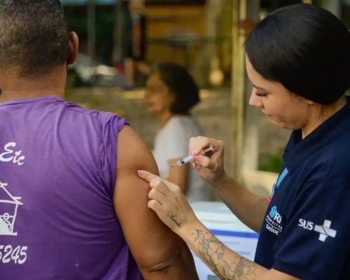 Doenças crônicas agravam infecções respiratórias em idosos, diz estudo
