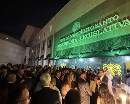 Exposição “190 Caminhos da Cidadania” é aberta com solenidade lotada na Assembleia Legislativa do ES