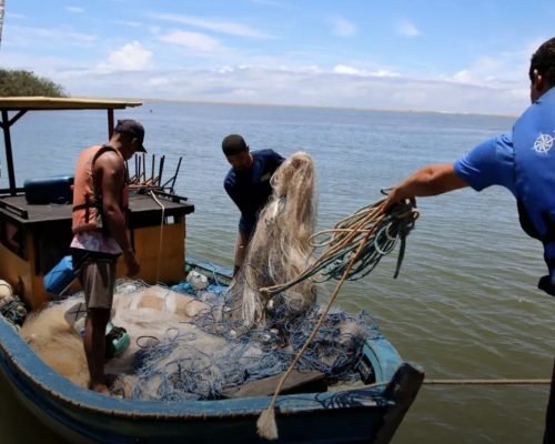 Após dez anos do desastre de Mariana, pesca é liberada na foz do Rio Doce