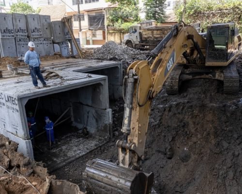 Obras contra alagamentos e deslizamentos avançam em seis municípios do ES