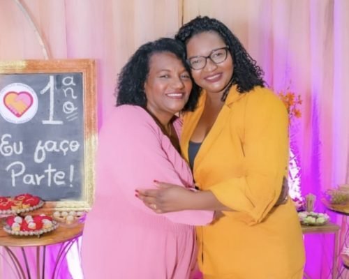 A menina que viu a mãe sobreviver à violência e hoje ajuda outras mulheres