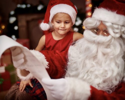 Kurumá promove ação natalina com visita do Papai Noel em concessionária de Vitória