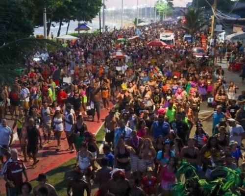 Blocos de rua, shows e trios elétricos animam o carnaval na Serra