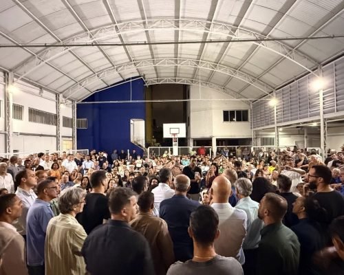 Ferraço destaca diálogo com a população durante encontro político em Vitória