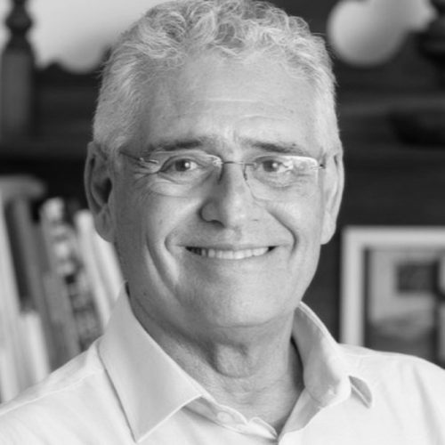 João Gualberto: “O parlamento dos invisíveis”