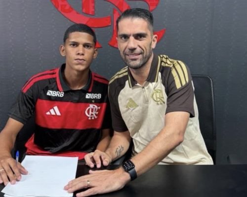 De Vitória para o Ninho: atacante capixaba assina contrato com o Flamengo