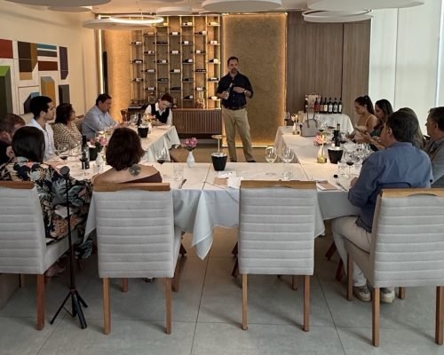 Cartuxa apresenta rótulos do Alentejo em experiência enogastronômica em Vitória