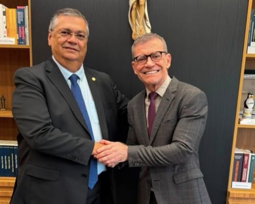 Contarato se reúne com Flávio Dino e reforça defesa de royalties para o ES