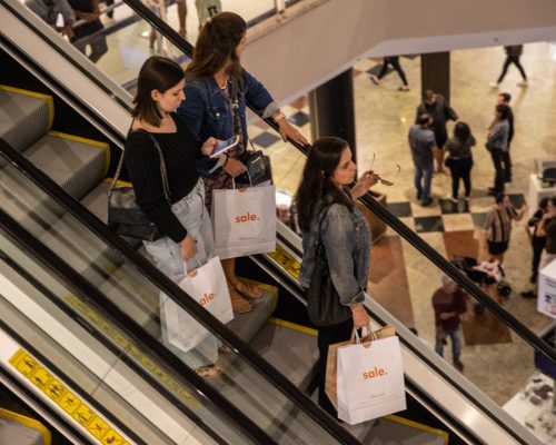 Shopping Praia da Costa anuncia liquidação com até 65% de desconto em suas lojas